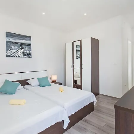 Duper Guest house 3*